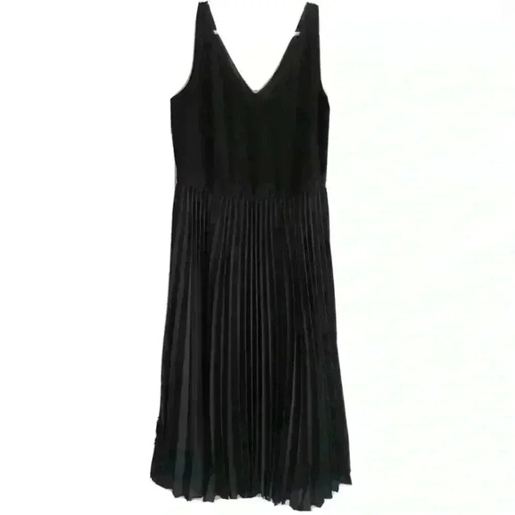 Banana Republic black sleeveless pleated cocktail dress size 2 - Picture 1 of 5